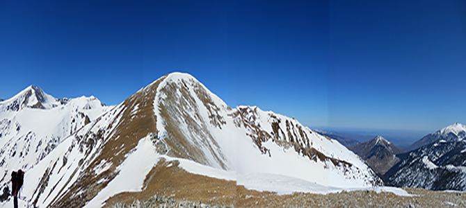 El Coll de la Geganta 2607 metres y el Pic de la Dona 2704 metres El Coll de la Geganta 2607 metres y el Pic de la Dona 2704 metres